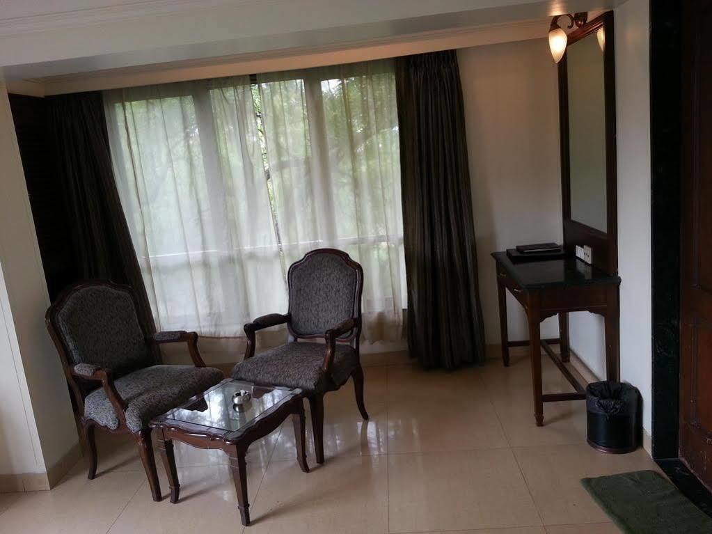 Hotel Srimaan Pune Exterior foto